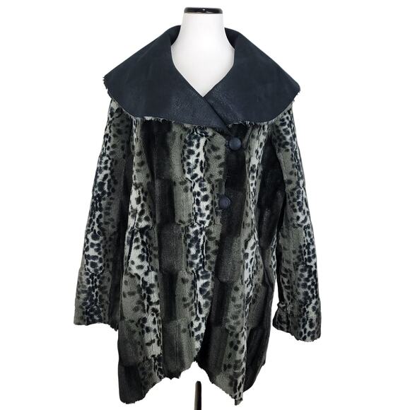 CHI by Falchi Faux Suede Faux Fur Reversible Leopard Print Coat, Size Large - Picture 16 of 16